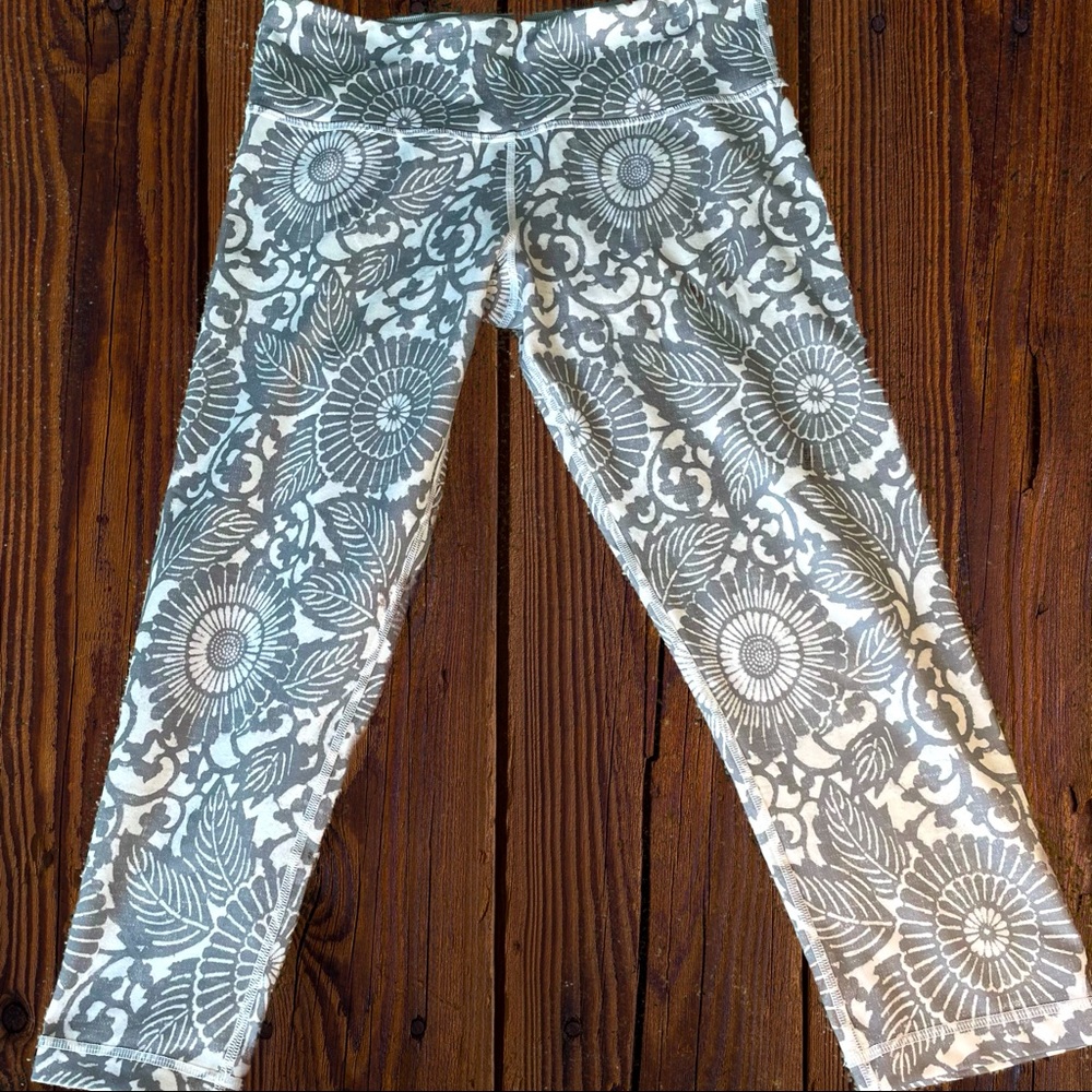 Lululemon Floral Leggings, Size 8